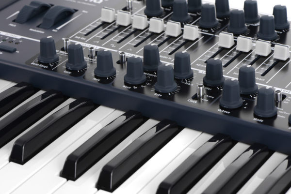 Arturia Minibrute — изображение 4