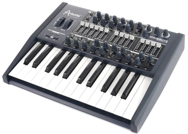 Arturia Minibrute — изображение 2